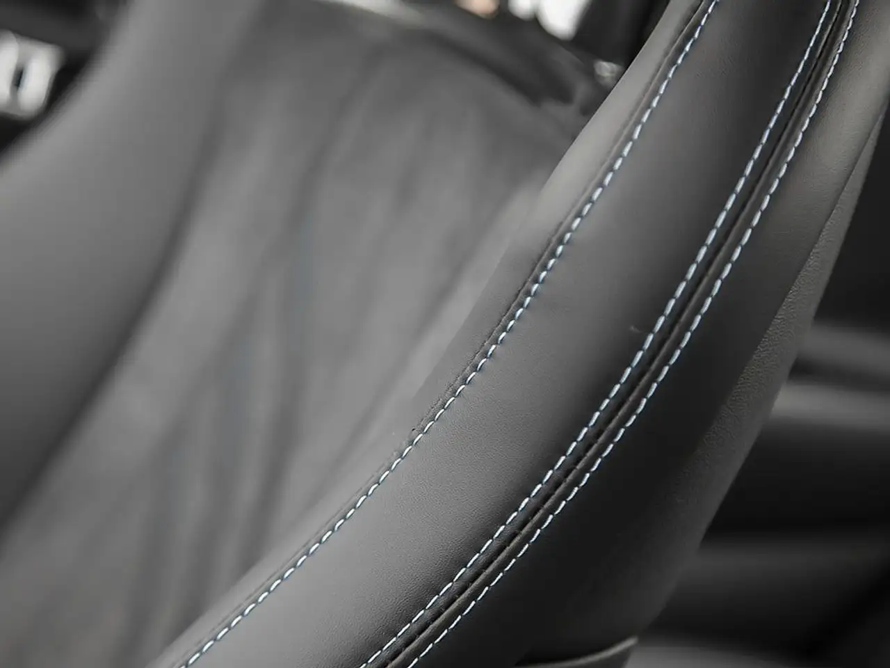 Hyundai ELANTRA fotografie Hyundai ELANTRA