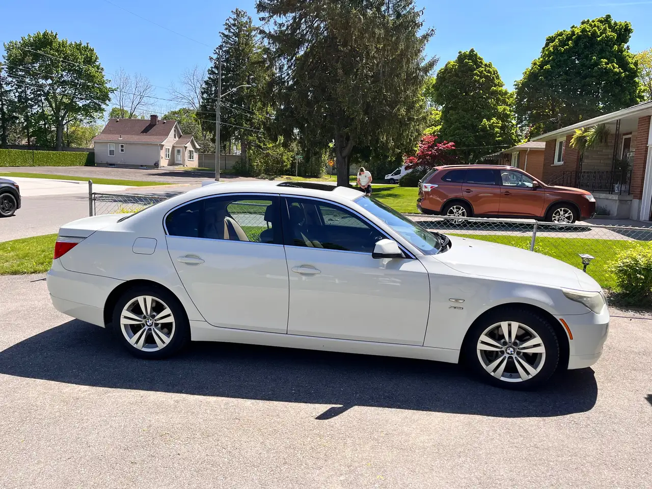 BMW 5 Series photo BMW 5 Series