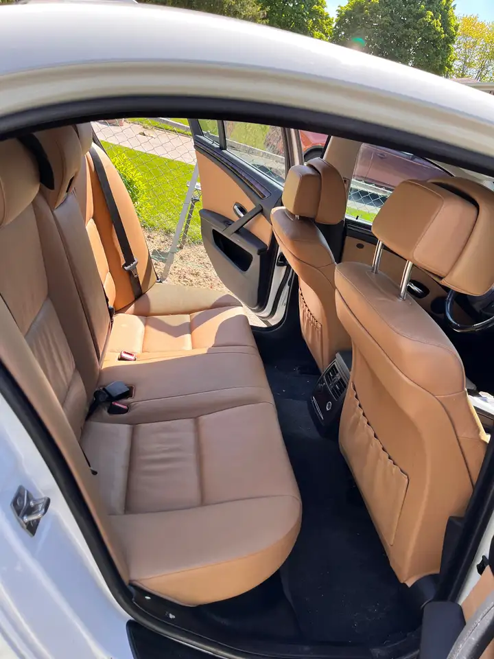 BMW 5 Series photo BMW 5 Series