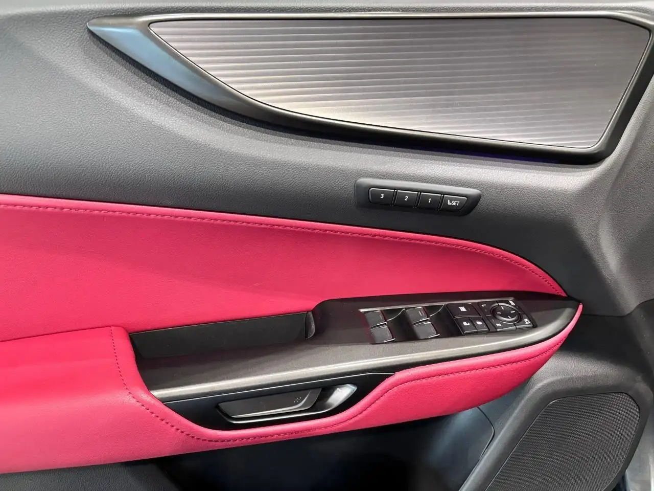 Lexus NX fotografie Lexus NX