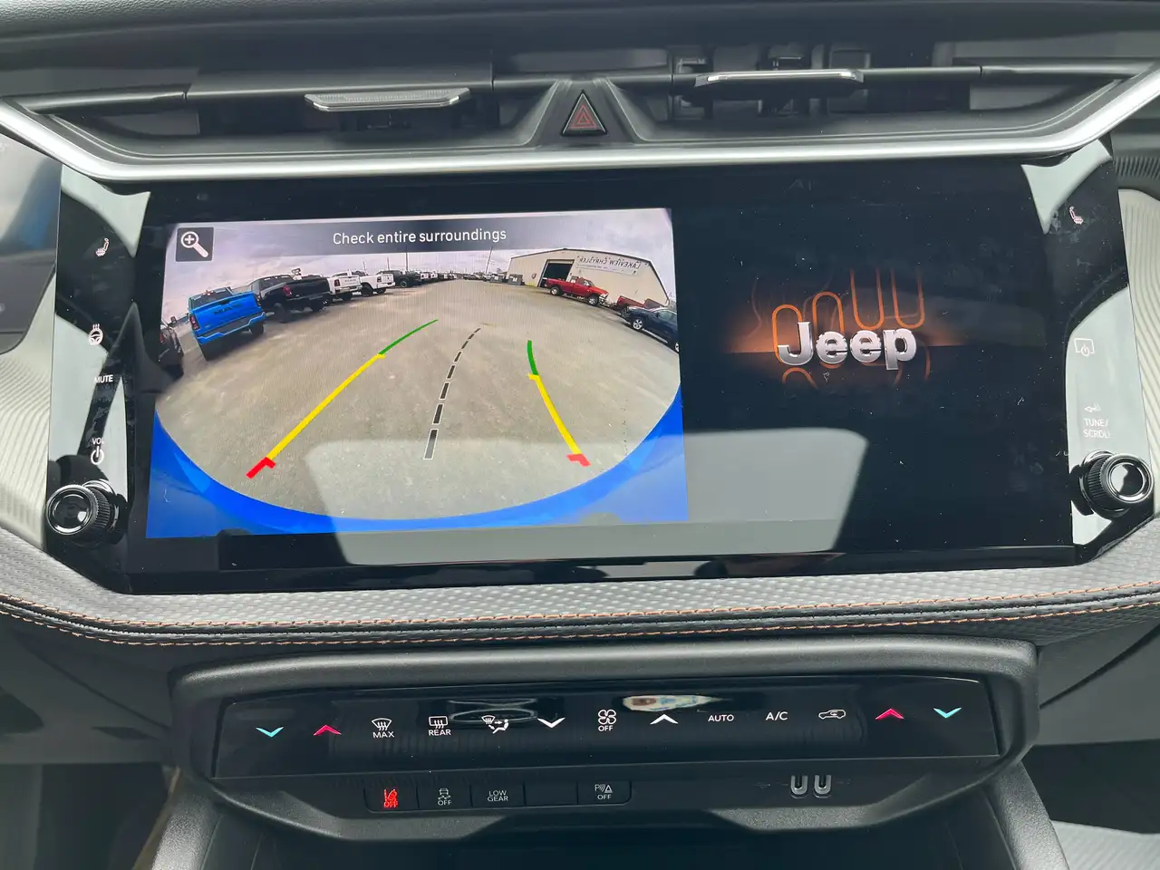 Jeep Cherokee снимка Jeep Cherokee