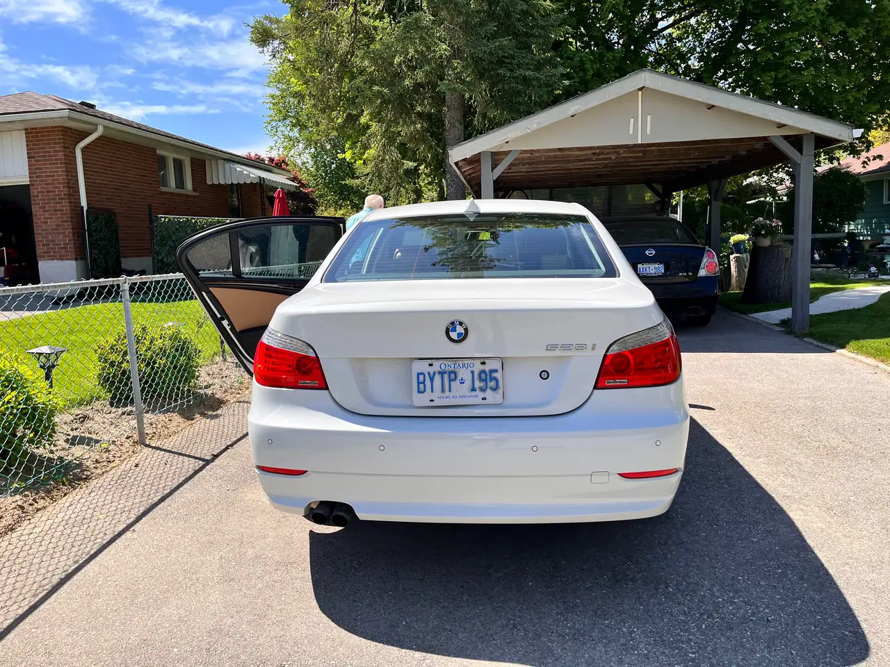 BMW 5 Series photo BMW 5 Series