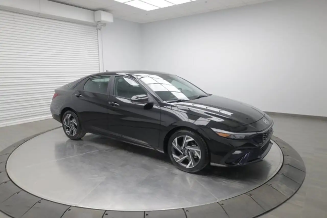 2025 Hyundai ELANTRA