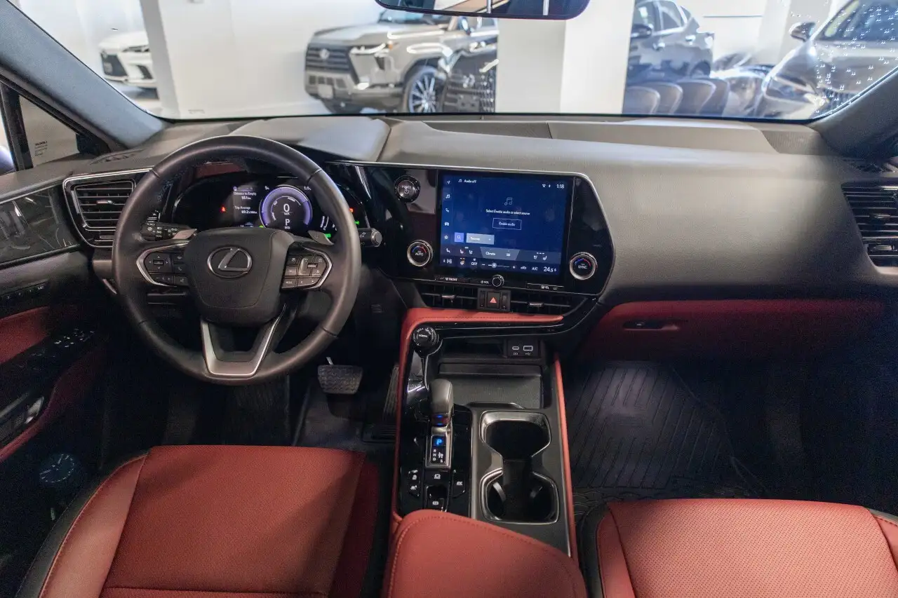 Lexus NX снимка Lexus NX