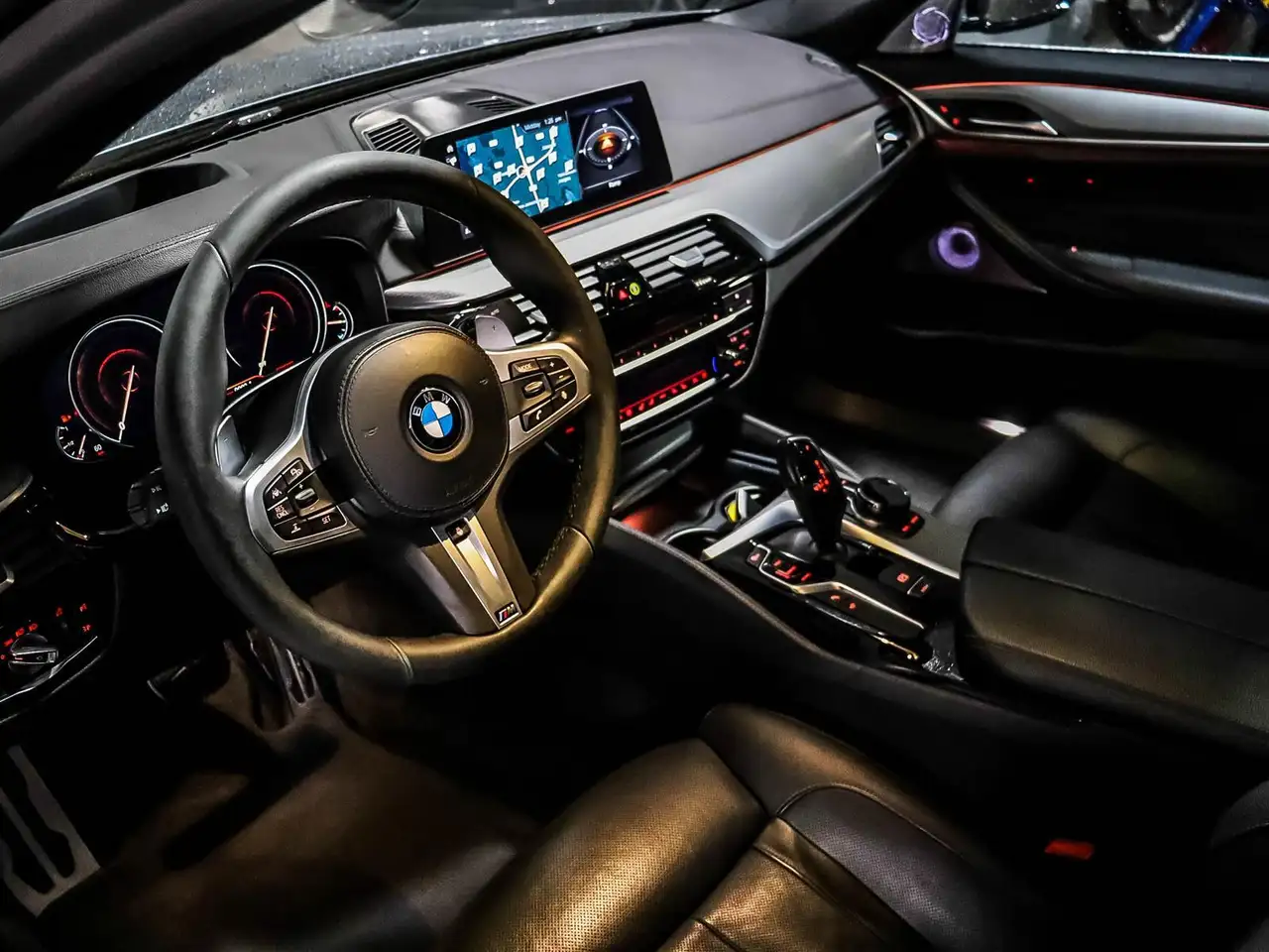 BMW 5 Series снимка BMW 5 Series