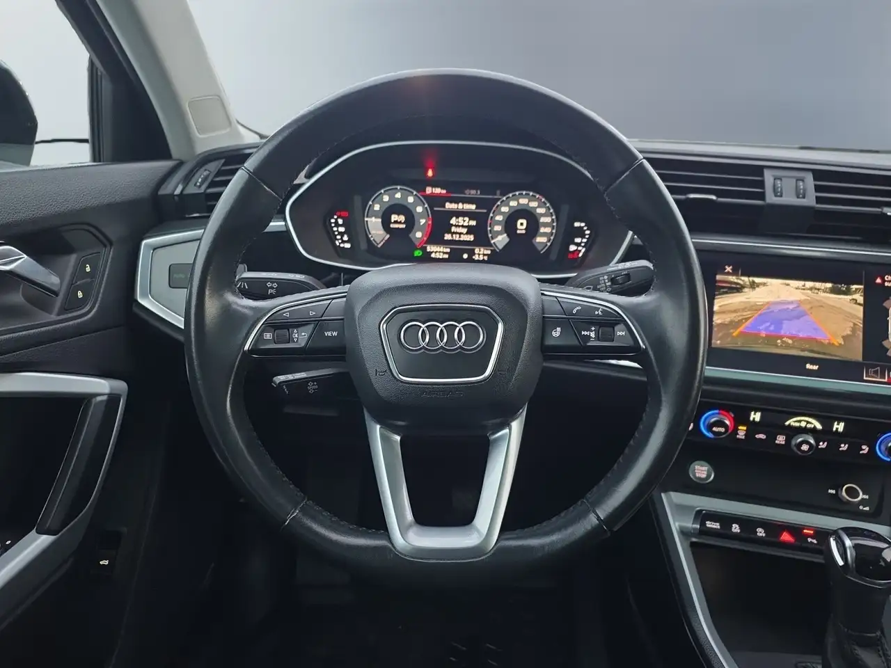 Audi Q3 снимка Audi Q3