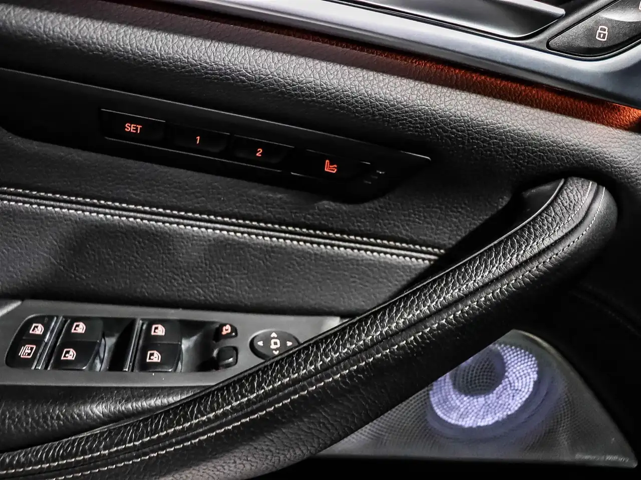 BMW 5 Series снимка BMW 5 Series