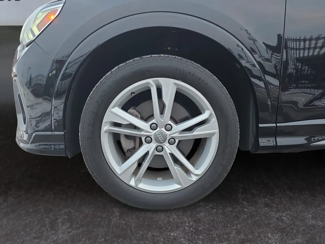 Audi Q3 снимка Audi Q3