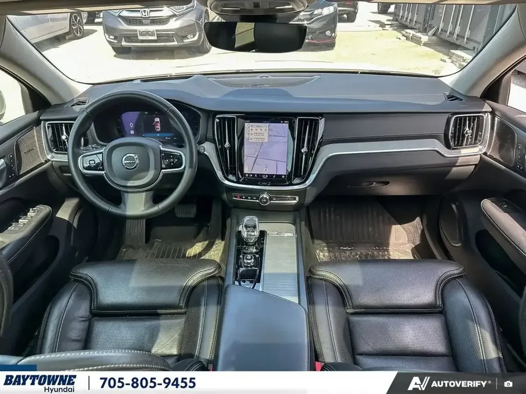 Volvo V60 Cross Country снимка Volvo V60 Cross Country