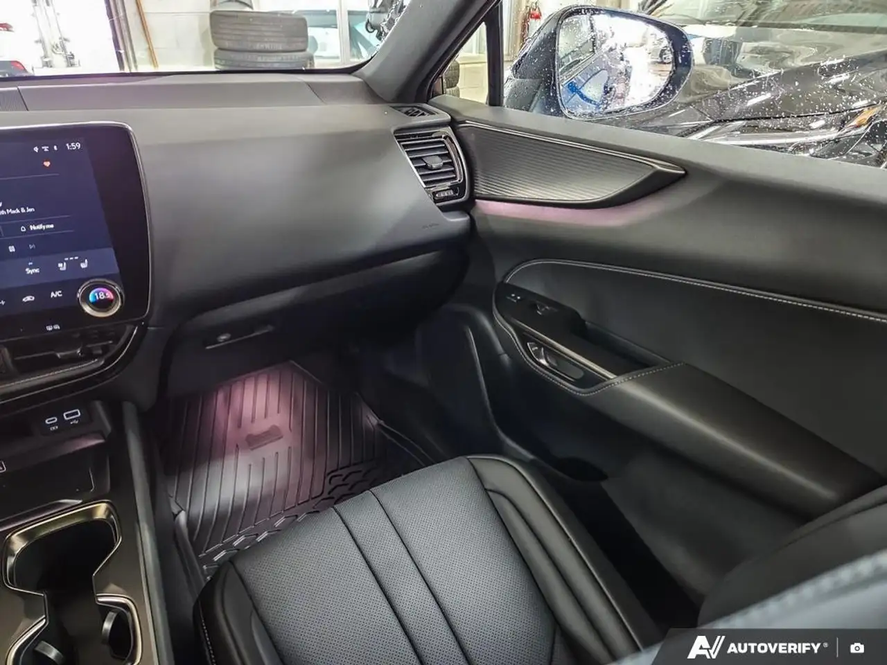 Lexus NX снимка Lexus NX