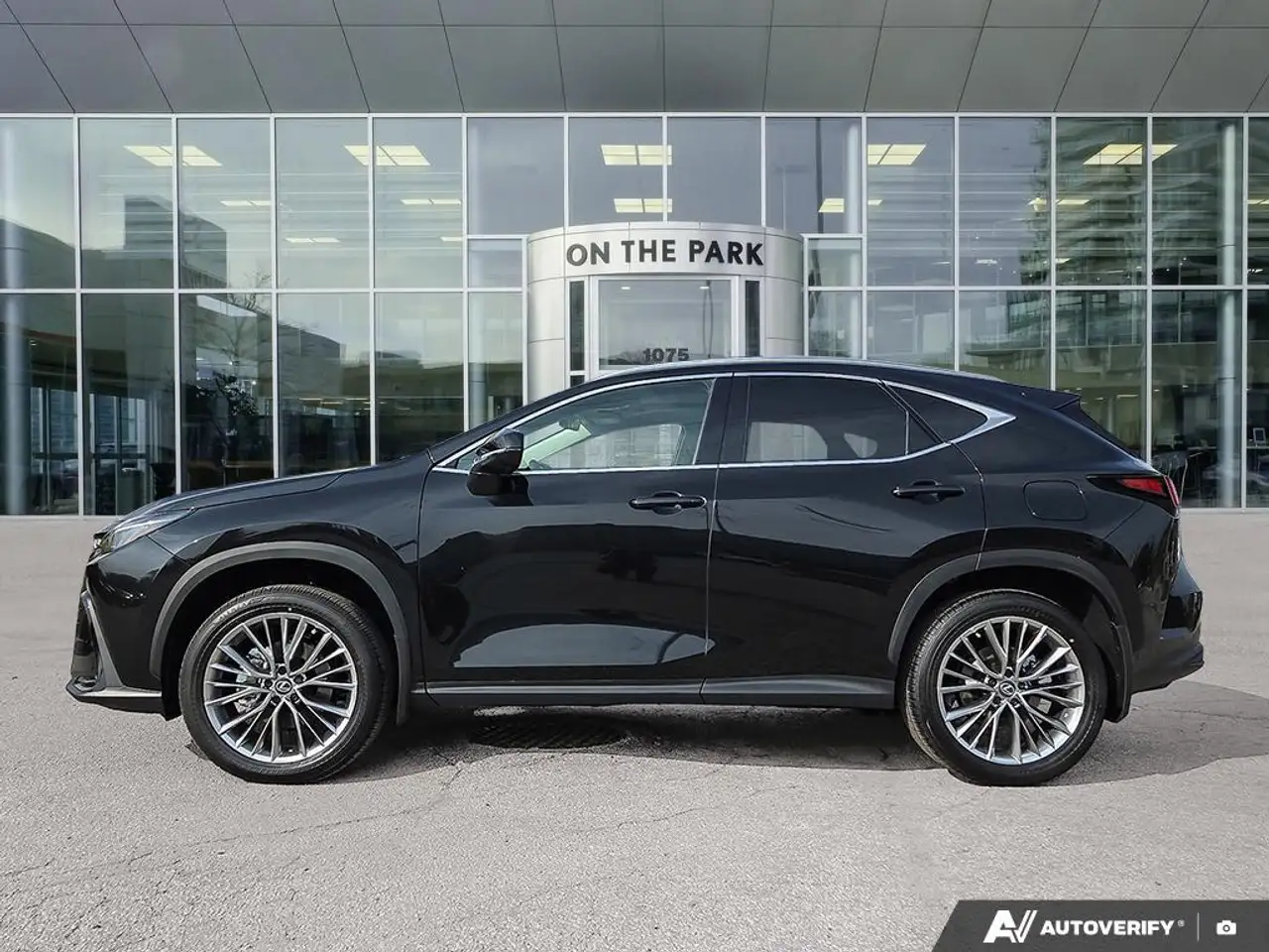 Lexus NX снимка Lexus NX