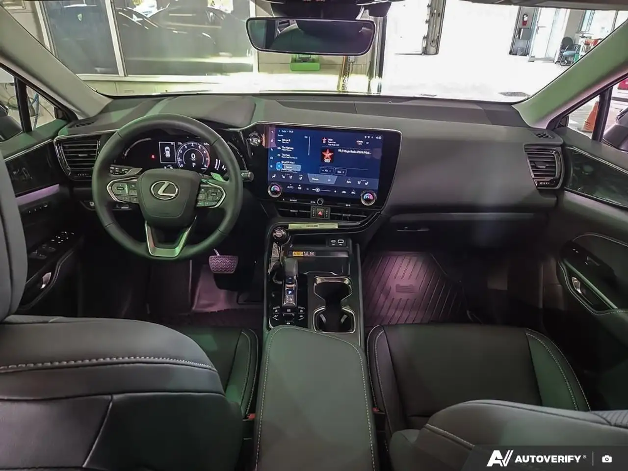 Lexus NX снимка Lexus NX