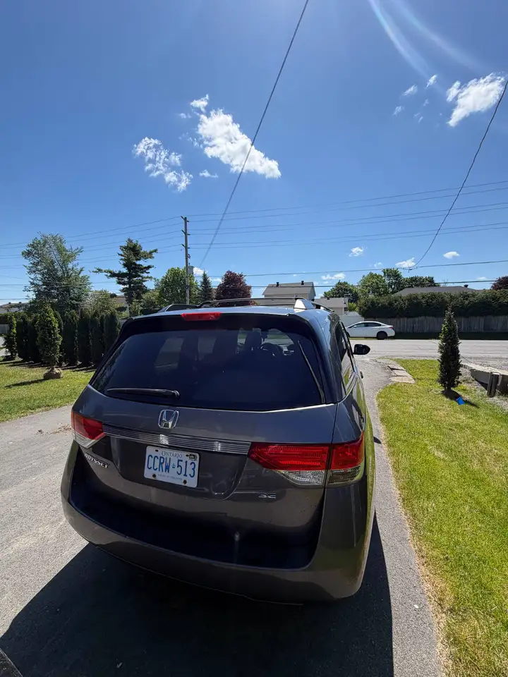Honda Odyssey снимка Honda Odyssey