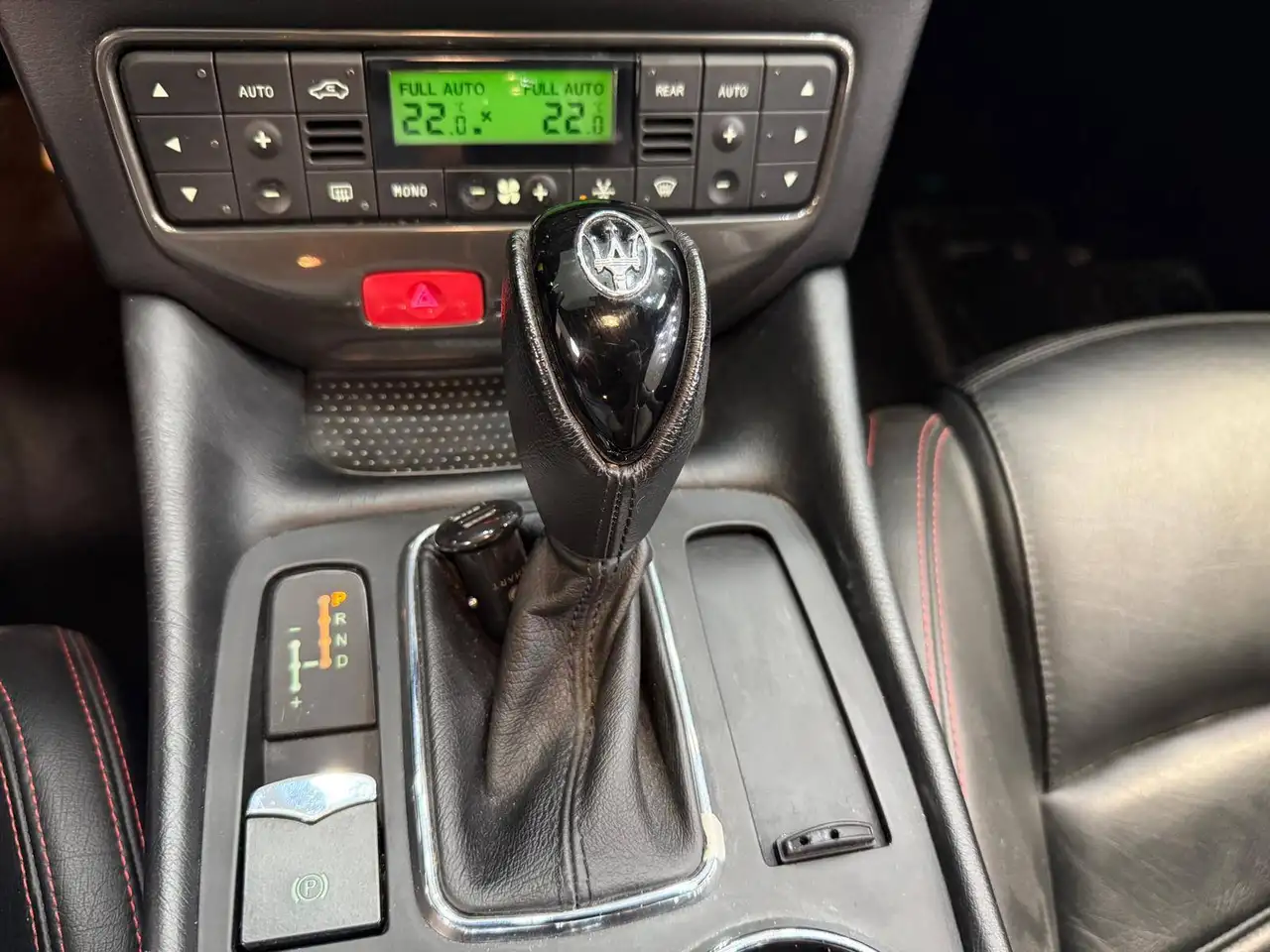 Maserati GranTurismo снимка Maserati GranTurismo