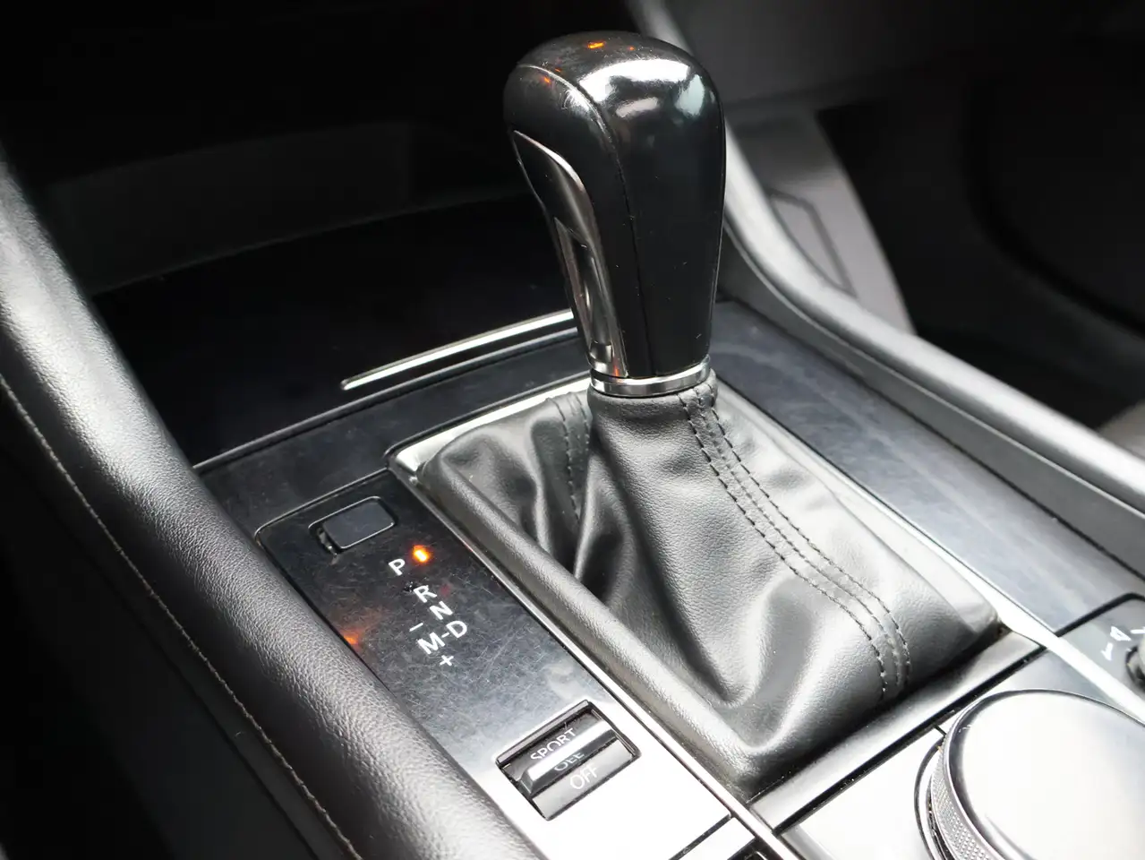 Mazda 3 снимка Mazda 3