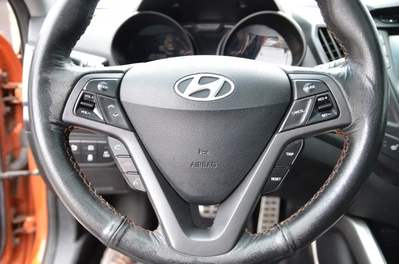 Hyundai VELOSTER снимка Hyundai VELOSTER