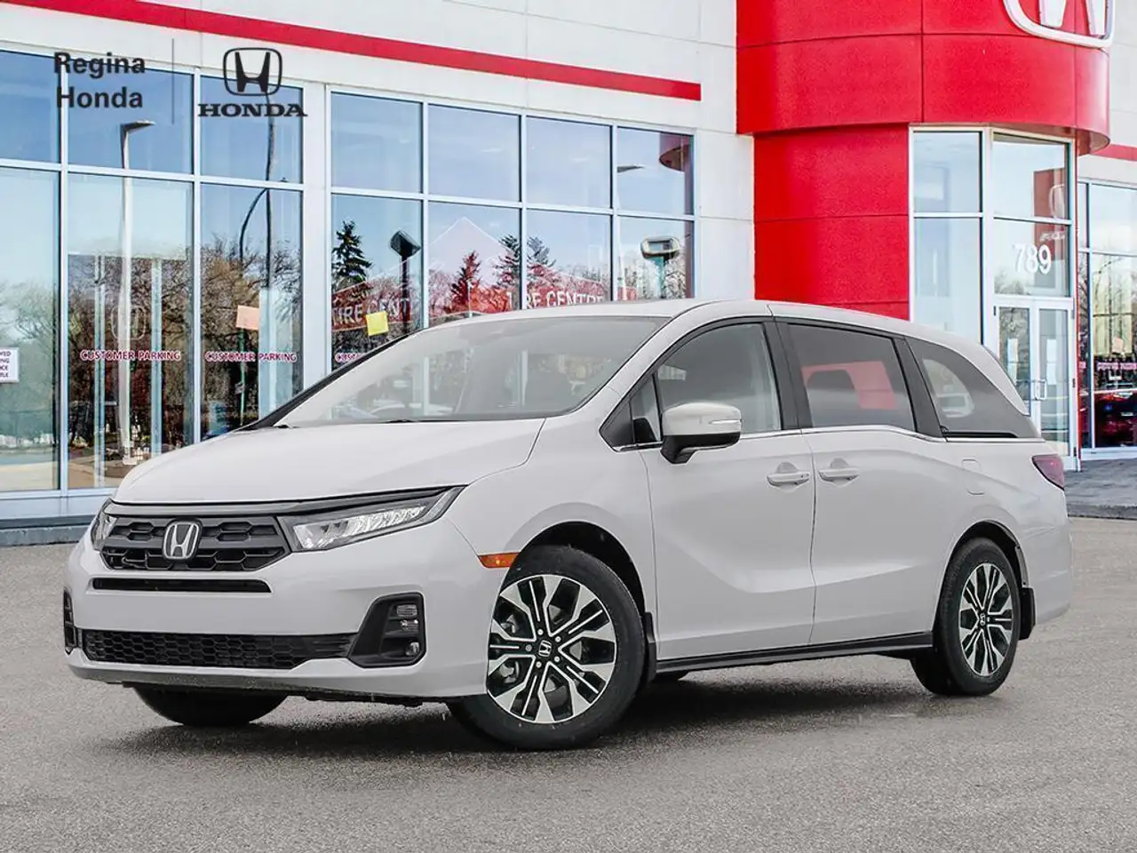 Honda Odyssey снимка Honda Odyssey