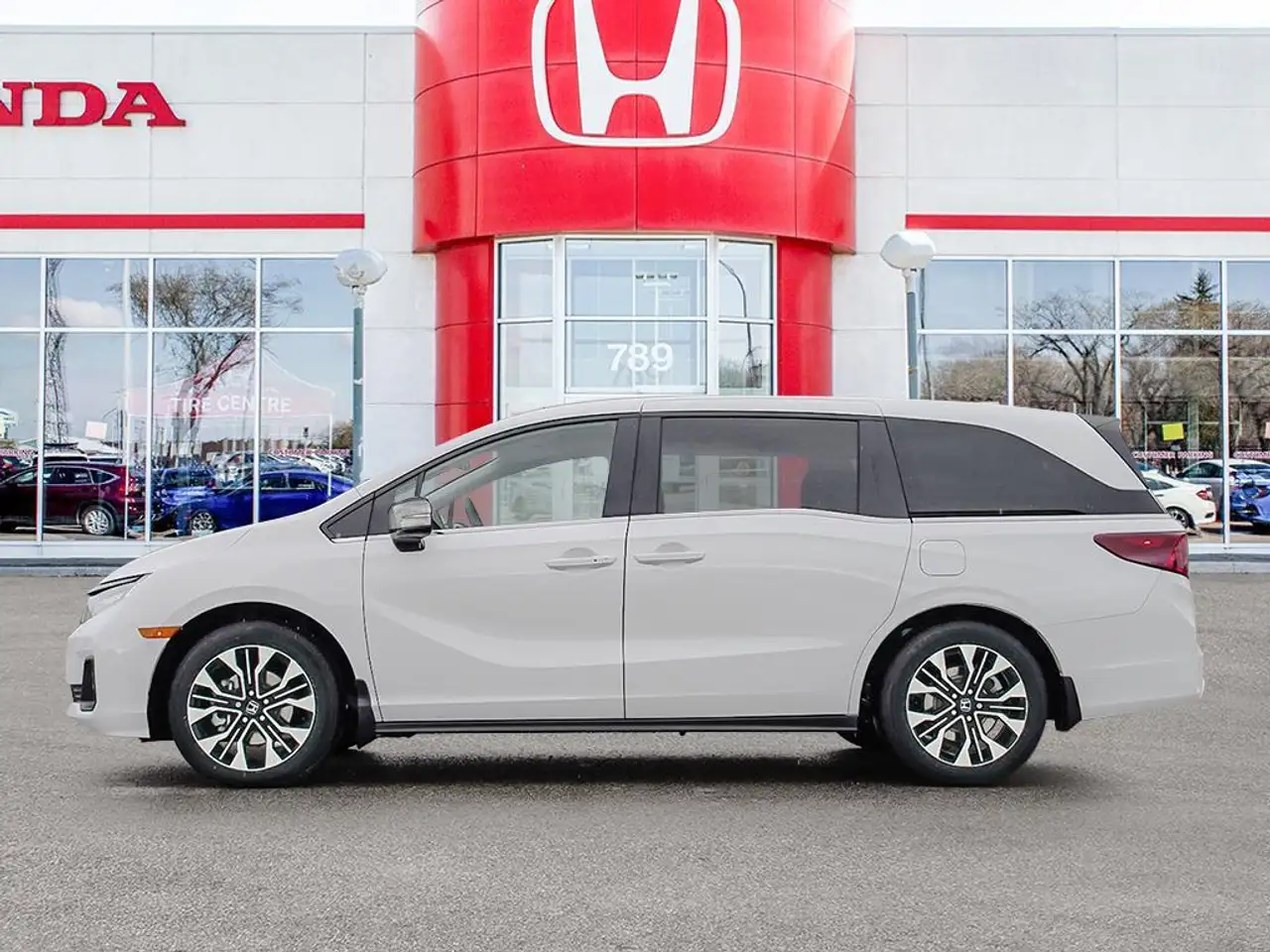 Honda Odyssey снимка Honda Odyssey