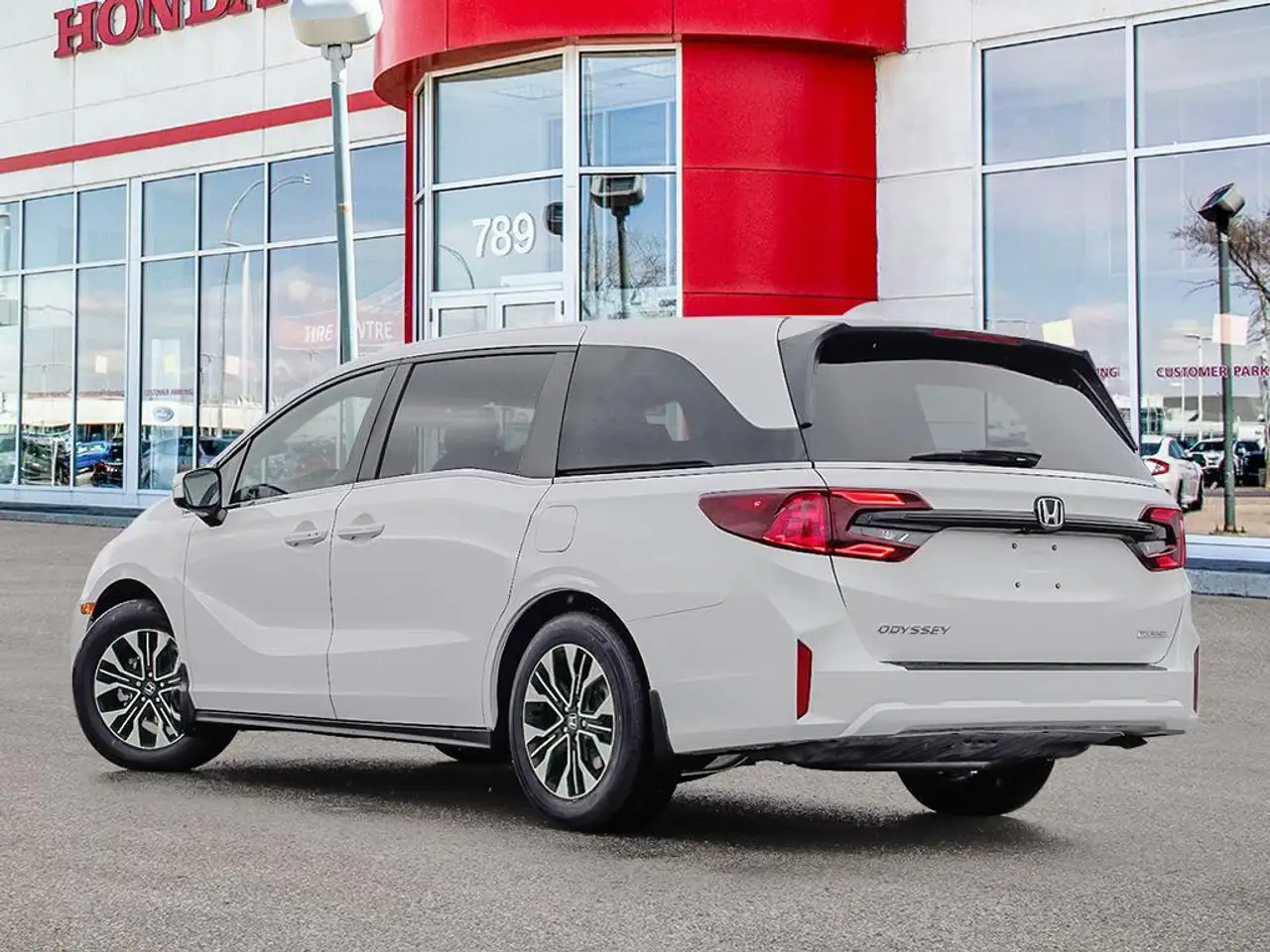 Honda Odyssey снимка Honda Odyssey