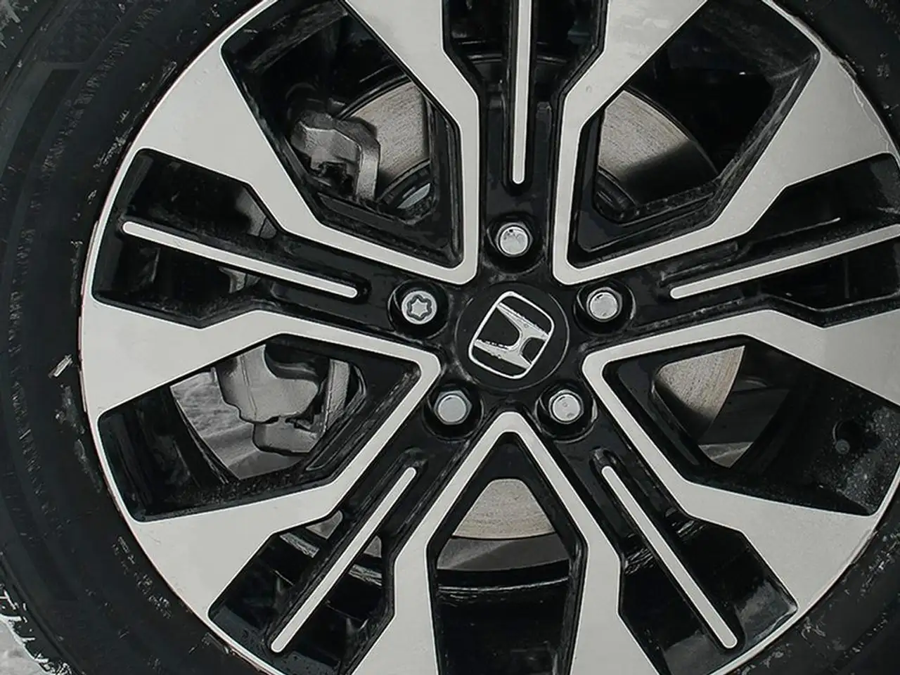 Honda Odyssey снимка Honda Odyssey
