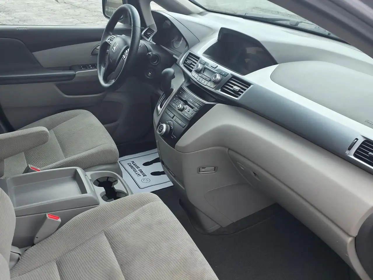 Honda Odyssey снимка Honda Odyssey