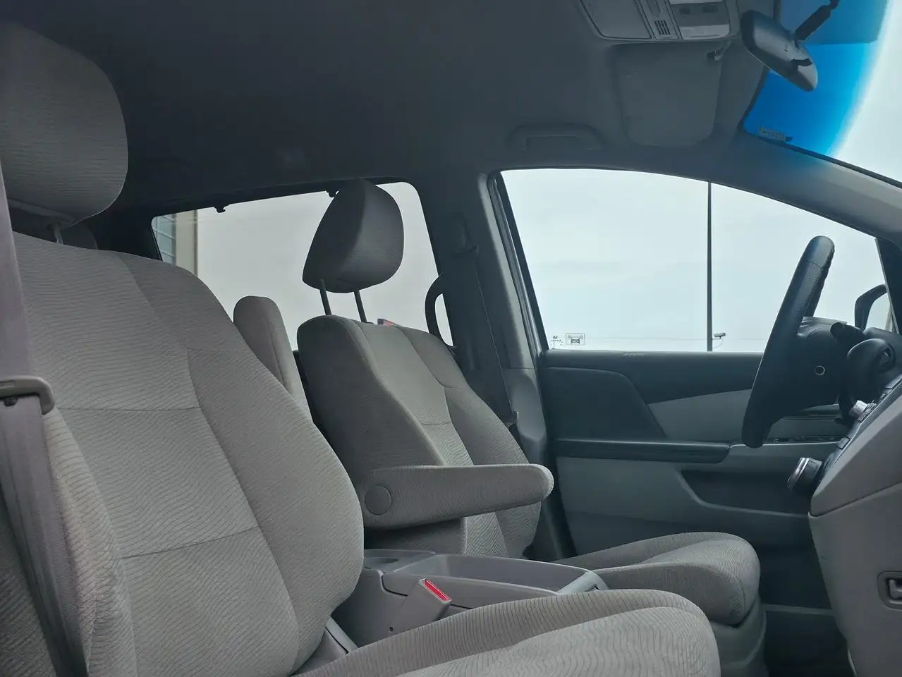 Honda Odyssey снимка Honda Odyssey