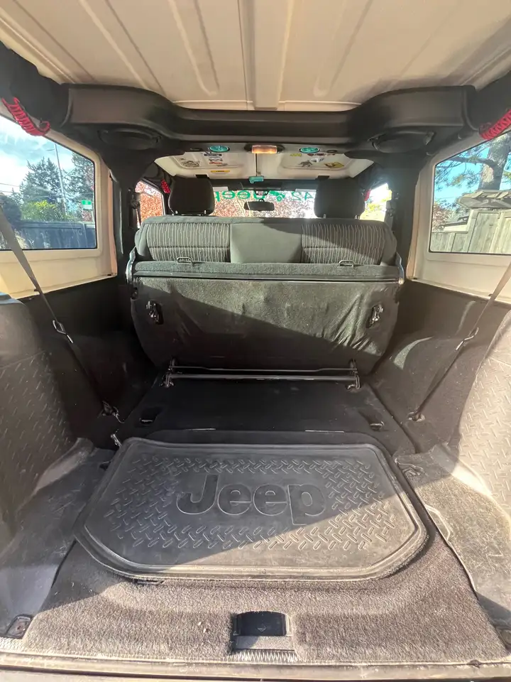 Jeep Wrangler снимка Jeep Wrangler