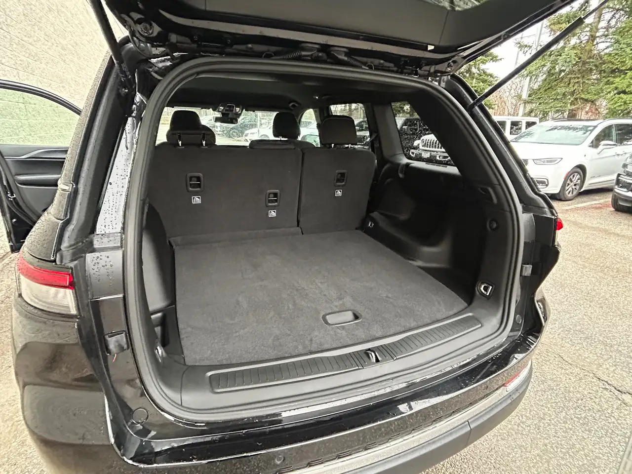 Jeep Grand Cherokee снимка Jeep Grand Cherokee