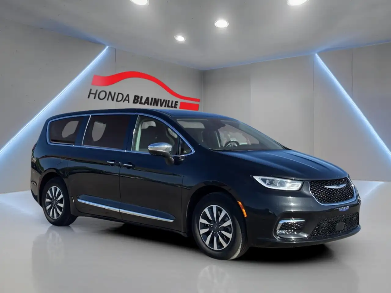 Chrysler Pacifica снимка Chrysler Pacifica