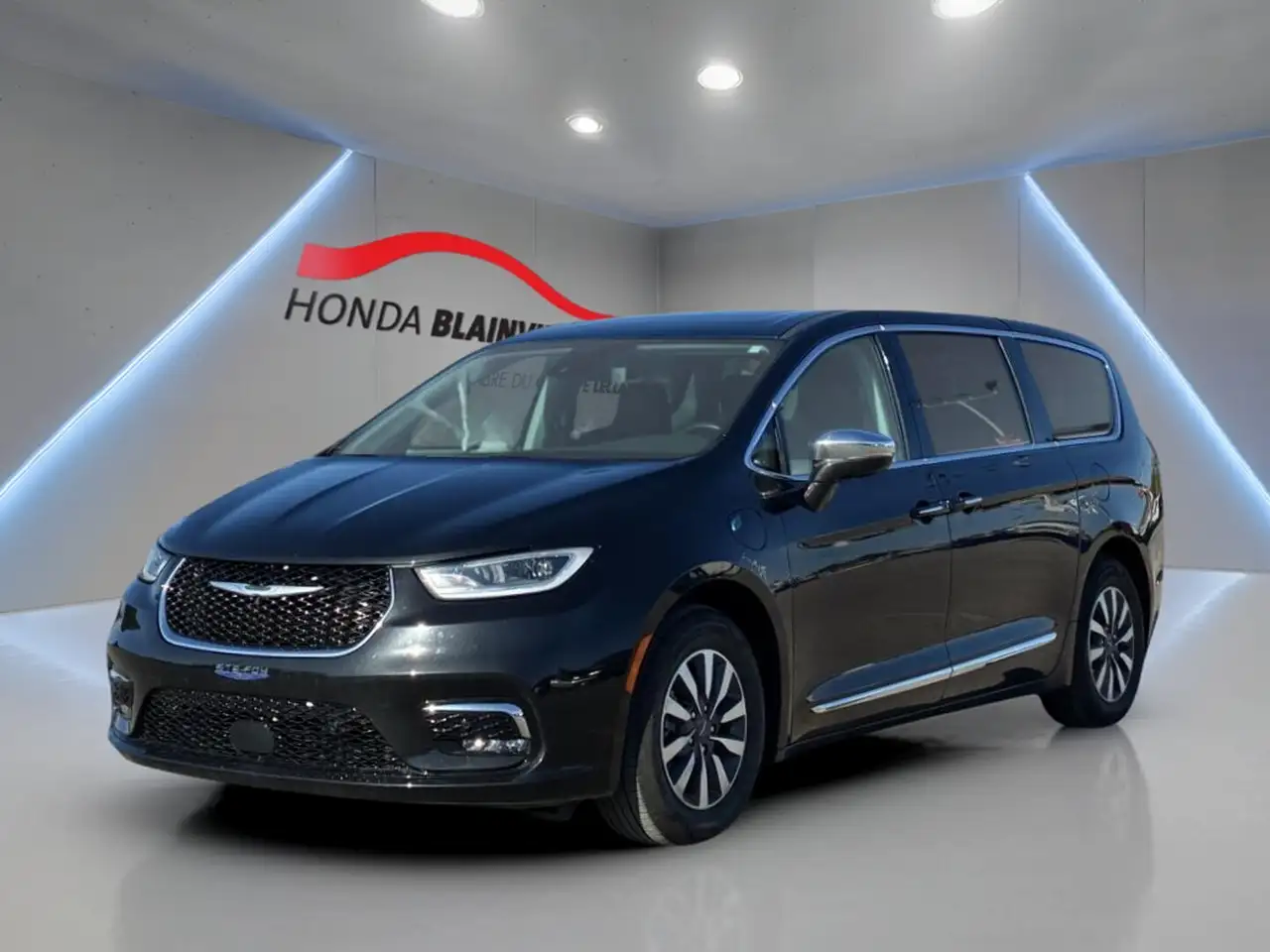 Chrysler Pacifica снимка Chrysler Pacifica