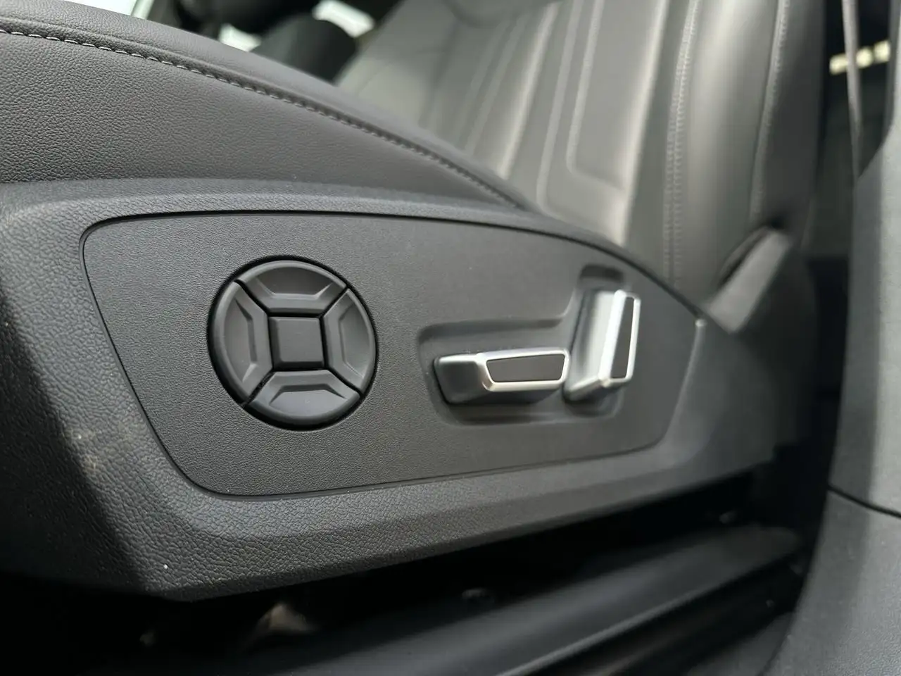 Audi Q3 снимка Audi Q3