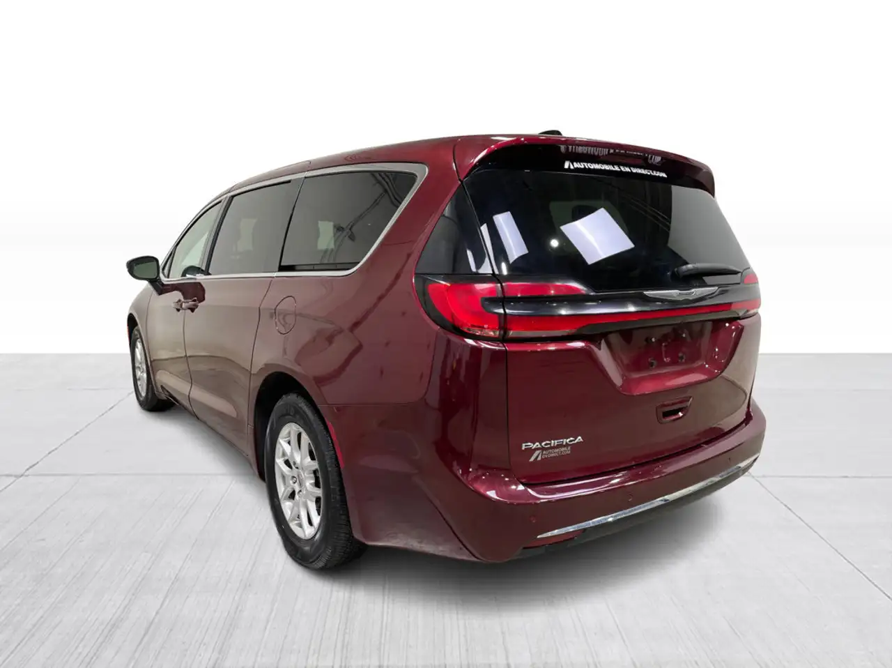 Chrysler Pacifica снимка Chrysler Pacifica