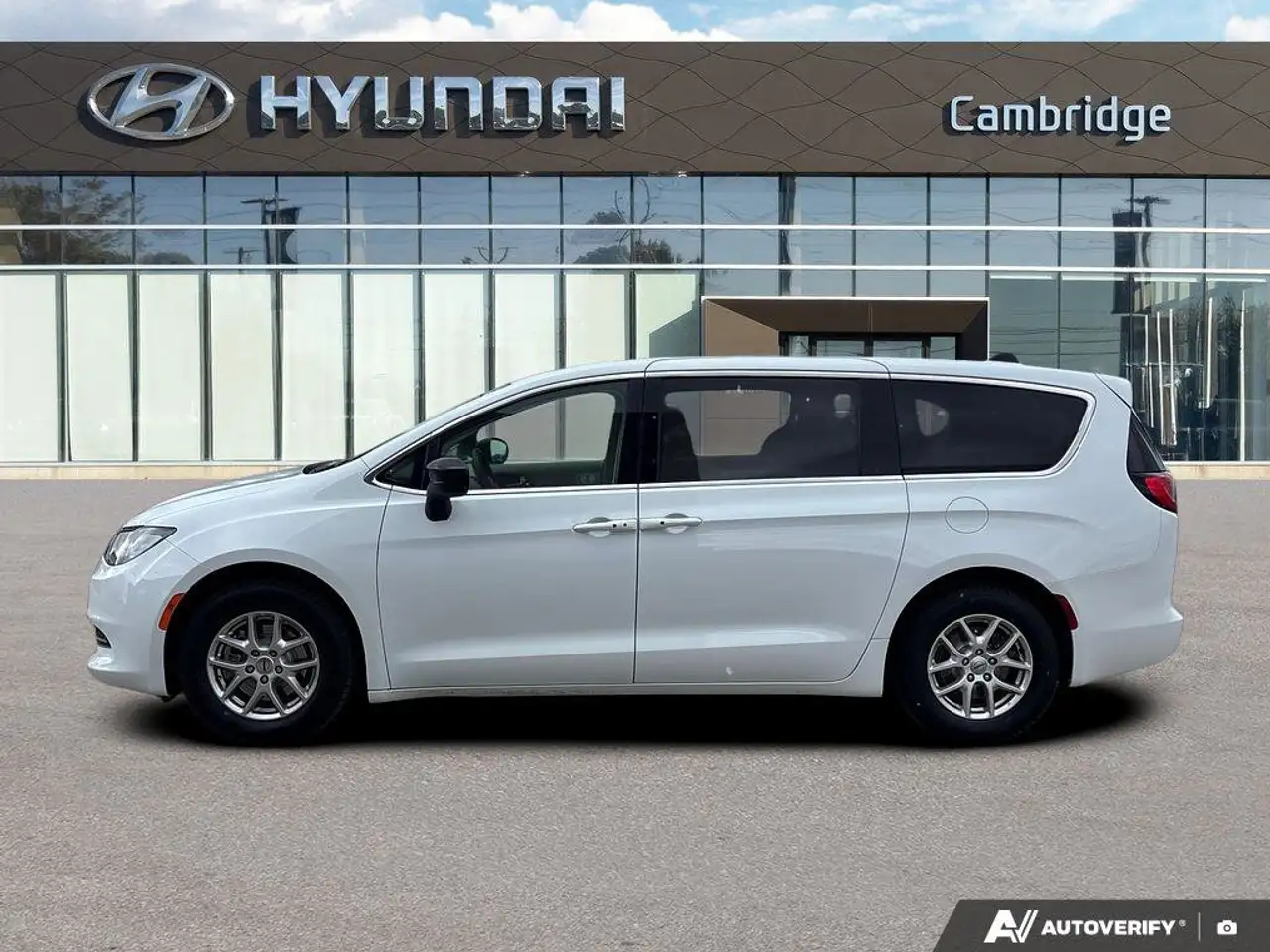 Chrysler Grand Caravan снимка Chrysler Grand Caravan