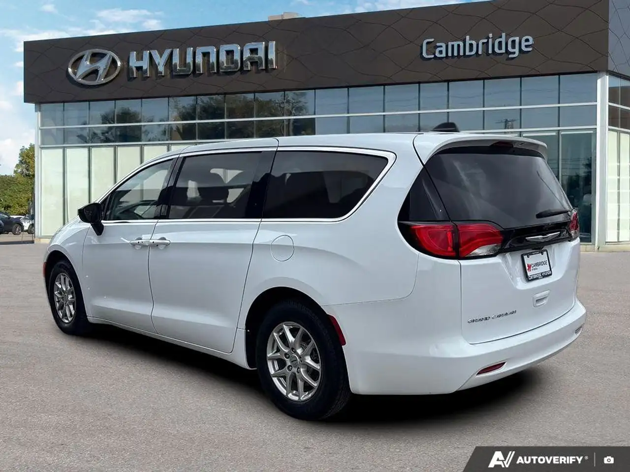 Chrysler Grand Caravan снимка Chrysler Grand Caravan