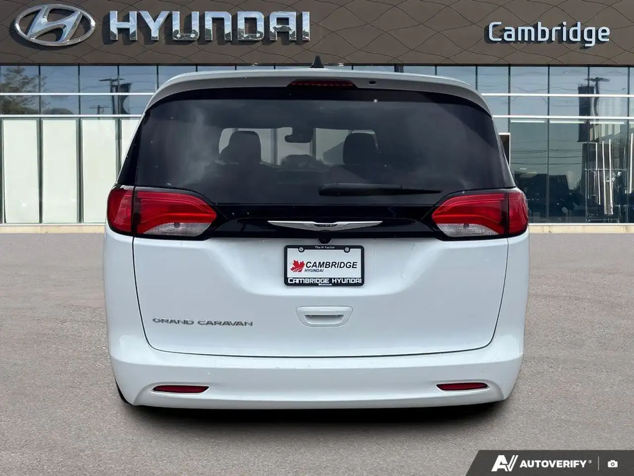 Chrysler Grand Caravan снимка Chrysler Grand Caravan