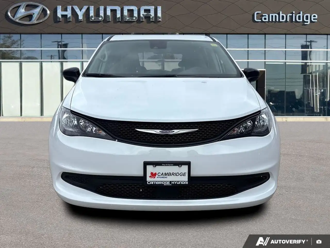 Chrysler Grand Caravan снимка Chrysler Grand Caravan