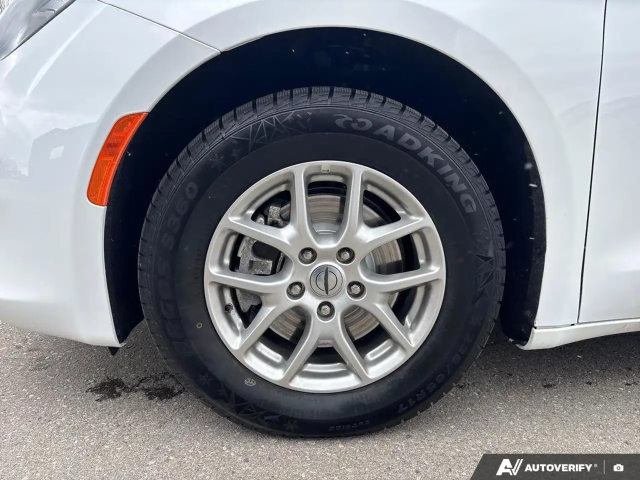 Chrysler Grand Caravan снимка Chrysler Grand Caravan