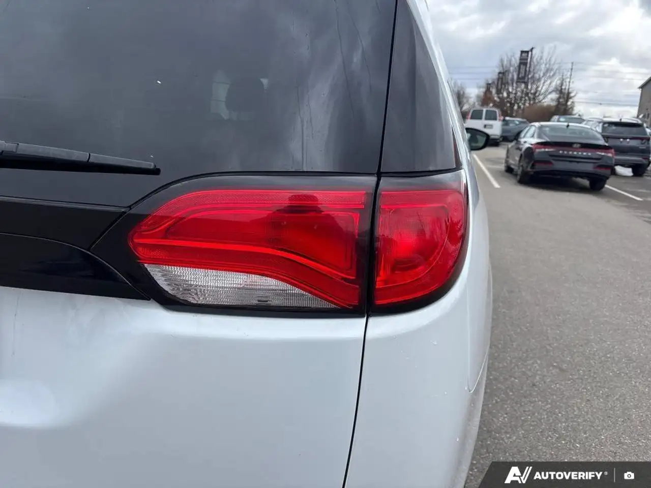 Chrysler Grand Caravan снимка Chrysler Grand Caravan