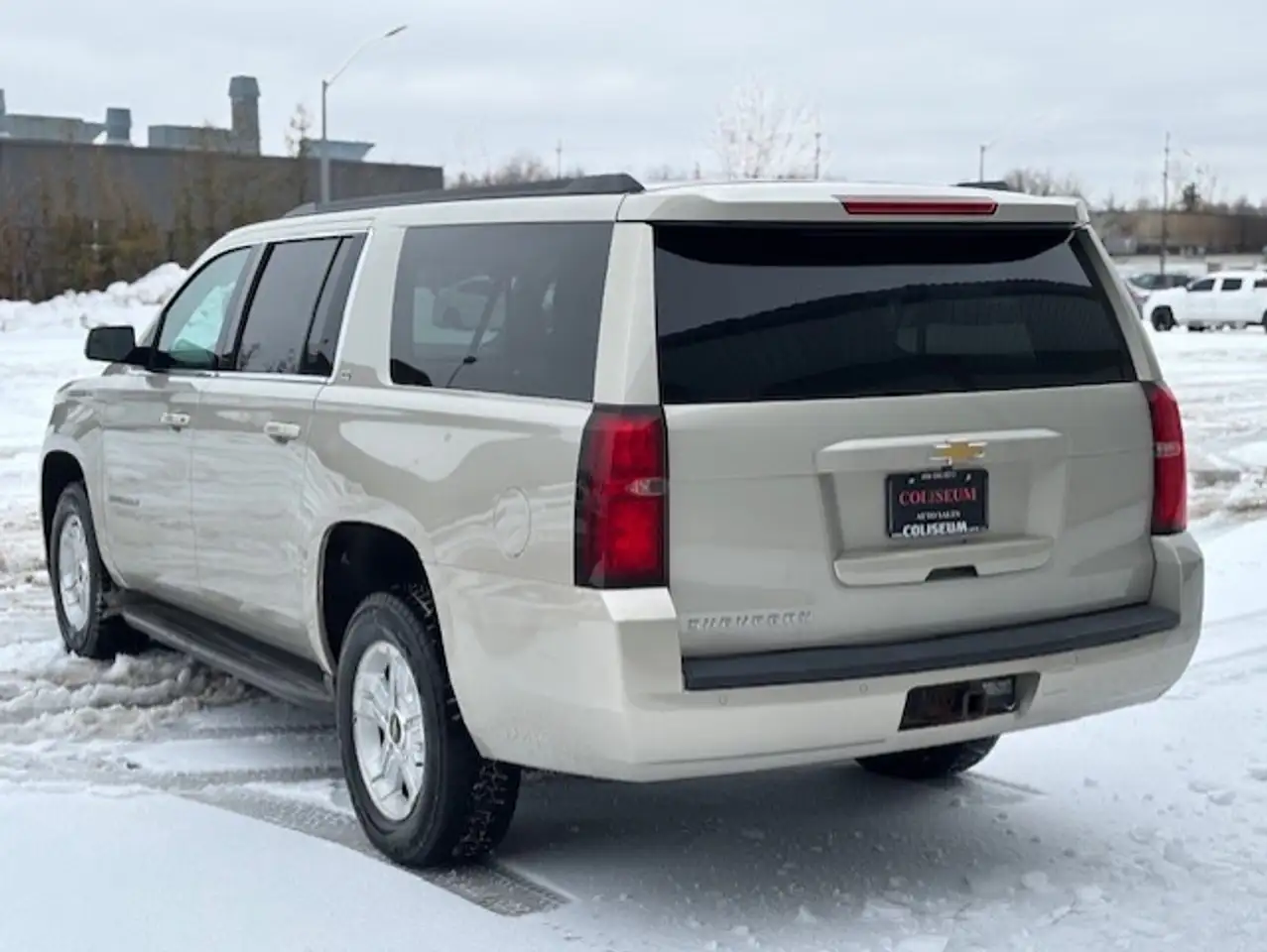 Chevrolet Suburban снимка Chevrolet Suburban