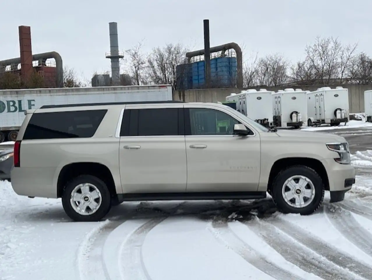 Chevrolet Suburban снимка Chevrolet Suburban