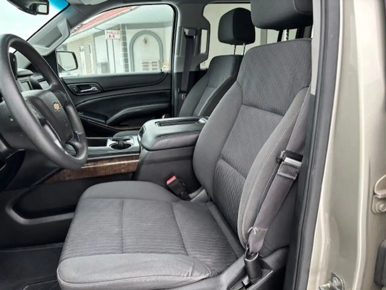 Chevrolet Suburban снимка Chevrolet Suburban