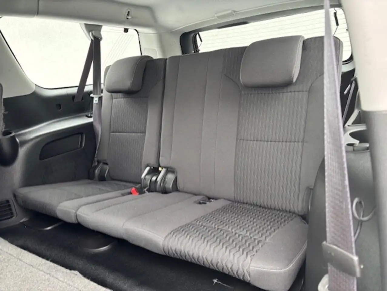 Chevrolet Suburban снимка Chevrolet Suburban