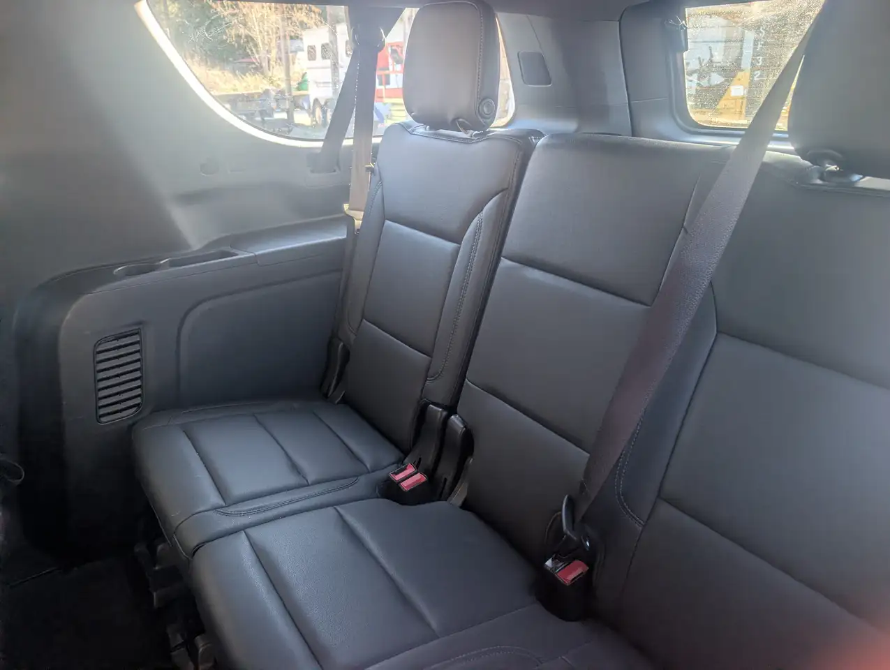 Chevrolet Suburban снимка Chevrolet Suburban