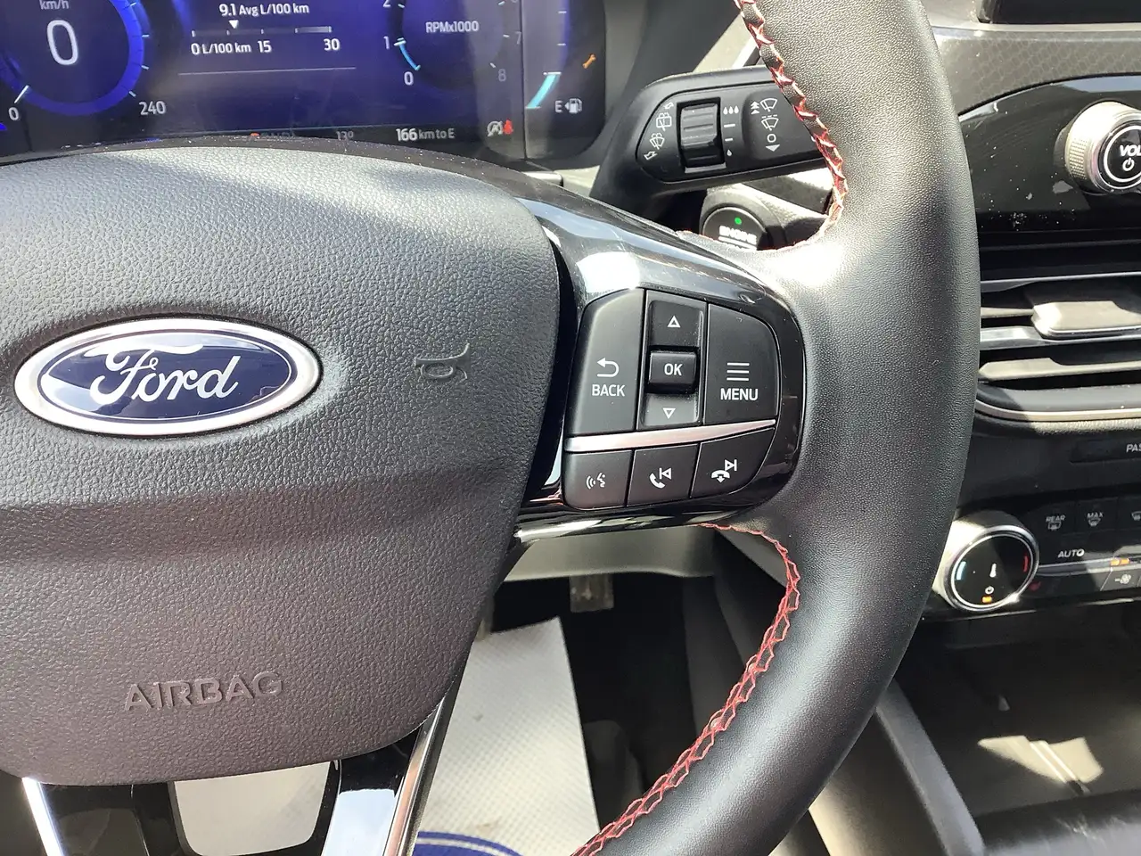 Ford Escape снимка Ford Escape