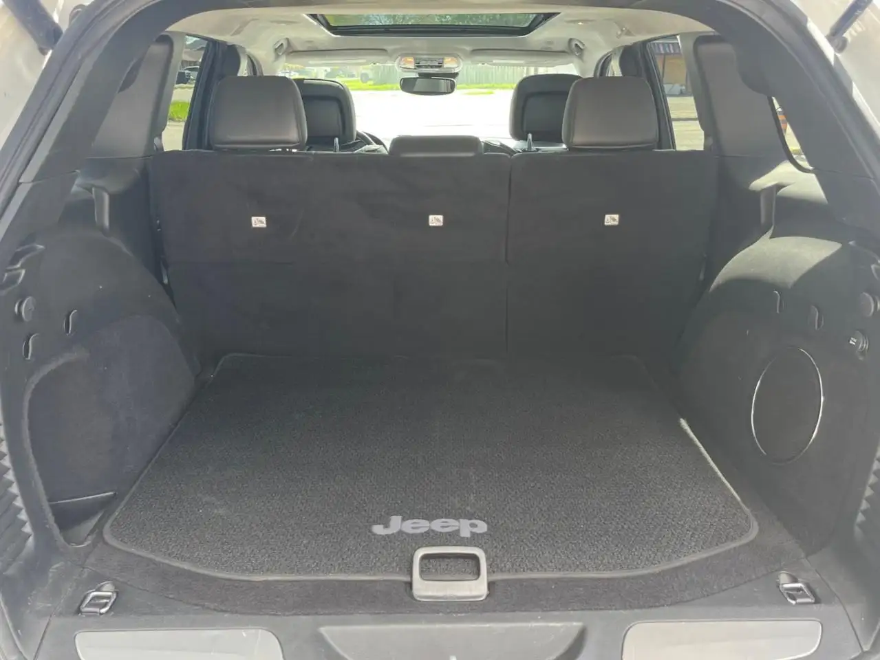 Jeep Grand Cherokee снимка Jeep Grand Cherokee