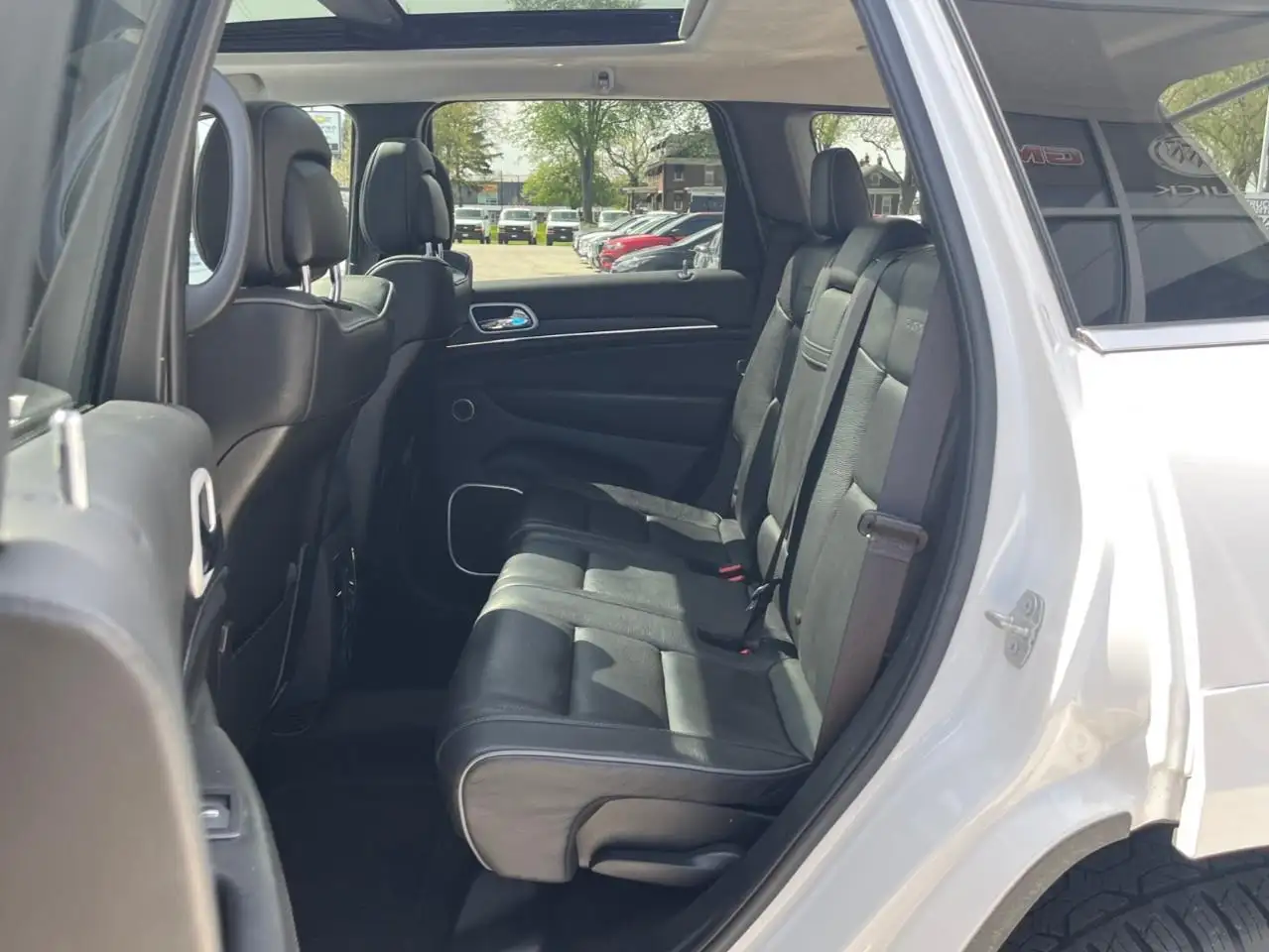 Jeep Grand Cherokee снимка Jeep Grand Cherokee