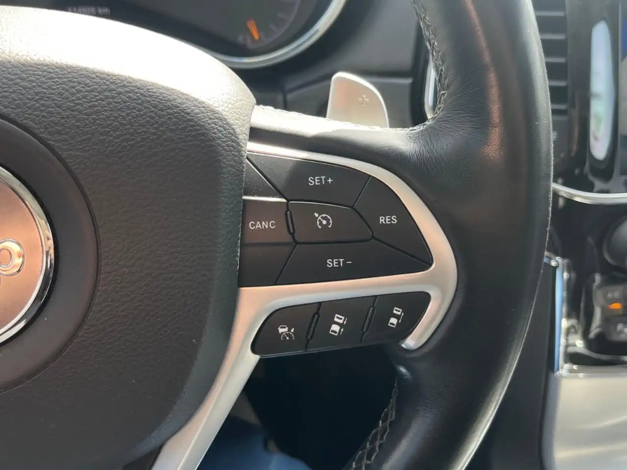 Jeep Grand Cherokee снимка Jeep Grand Cherokee