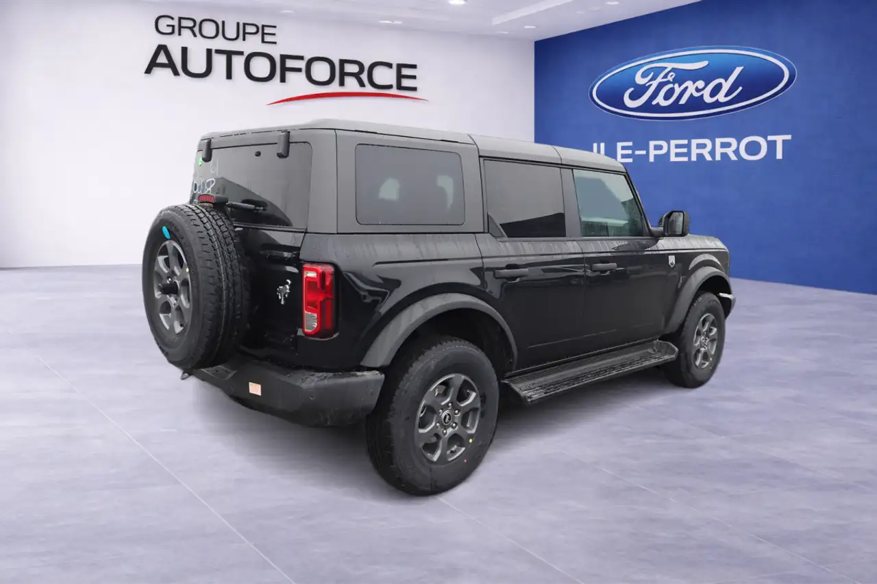 Ford Bronco снимка Ford Bronco