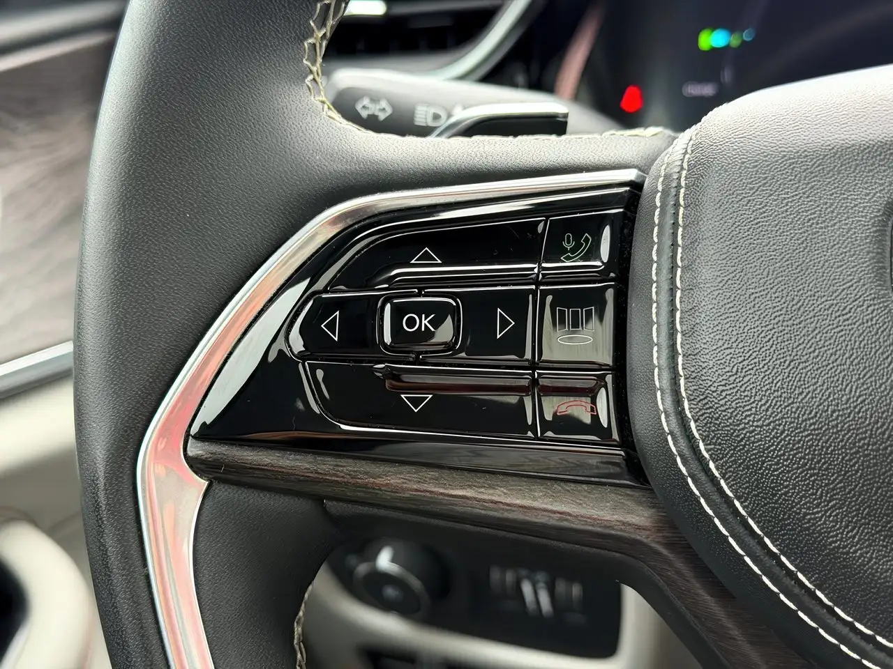 Jeep Grand Cherokee снимка Jeep Grand Cherokee