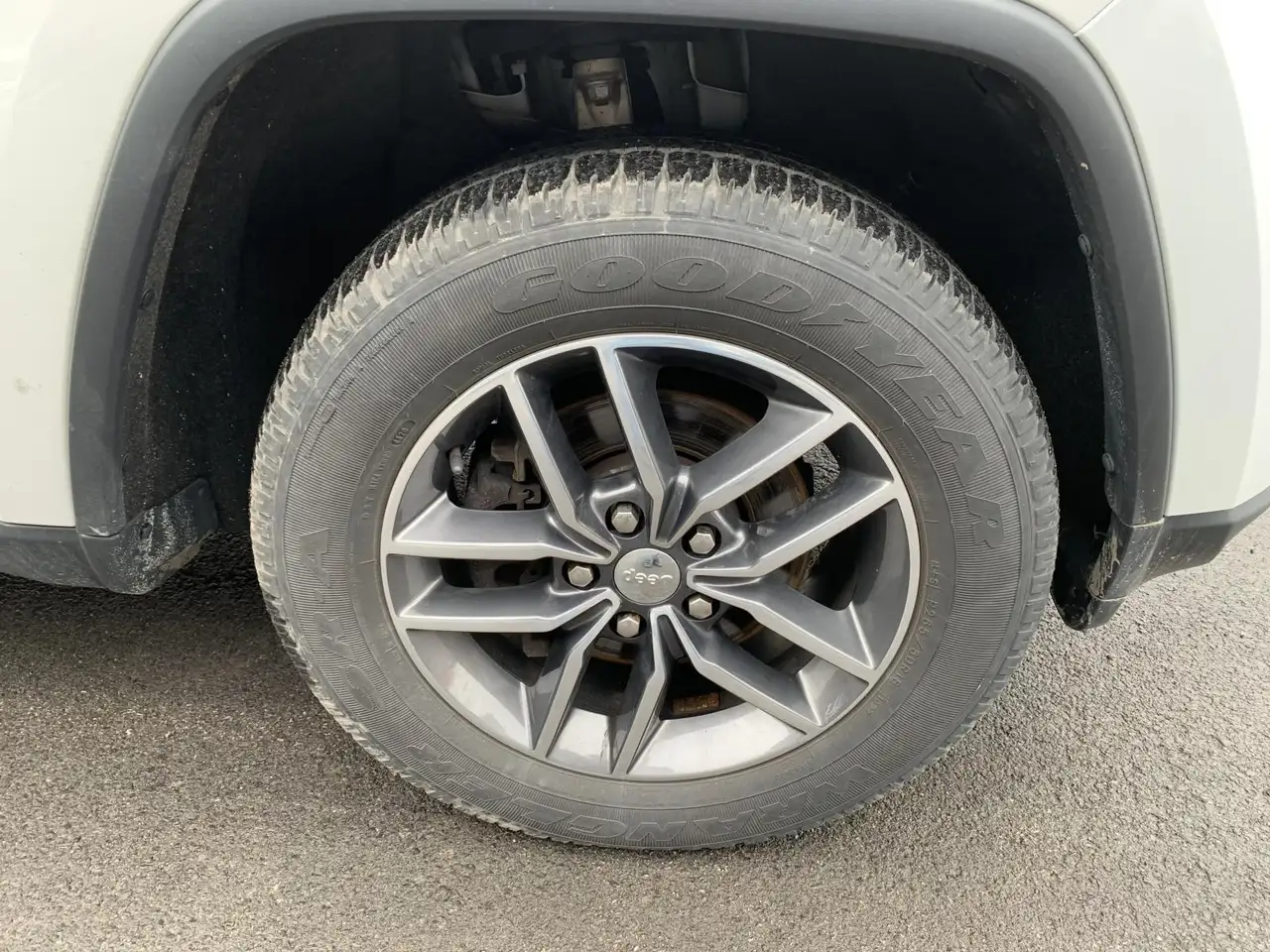 Jeep Grand Cherokee снимка Jeep Grand Cherokee